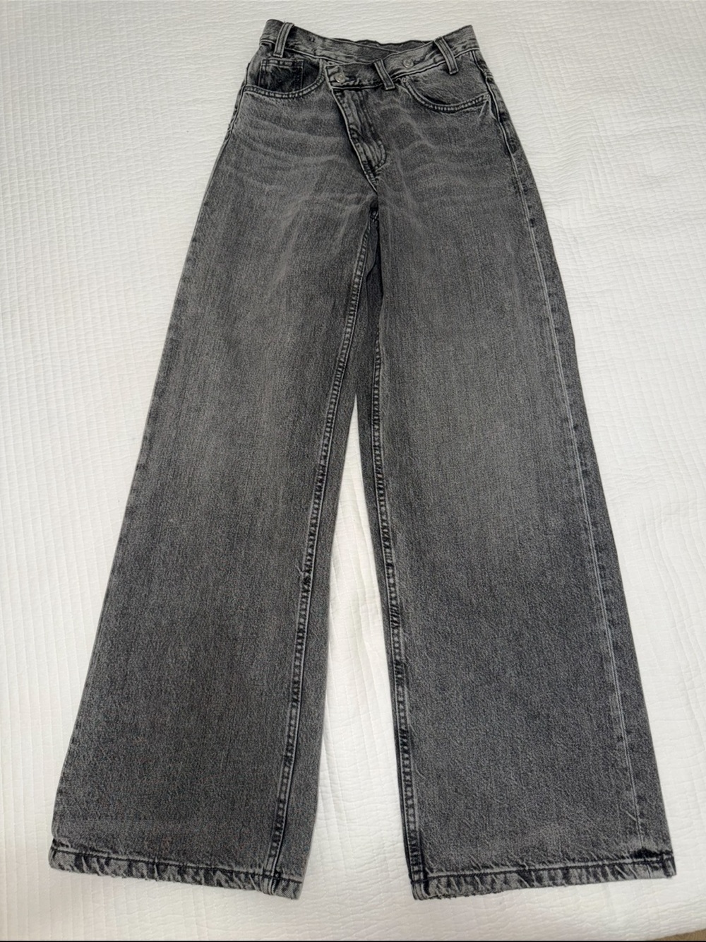 Wide Leg High-Rise Women's Jeans in Washed Gray